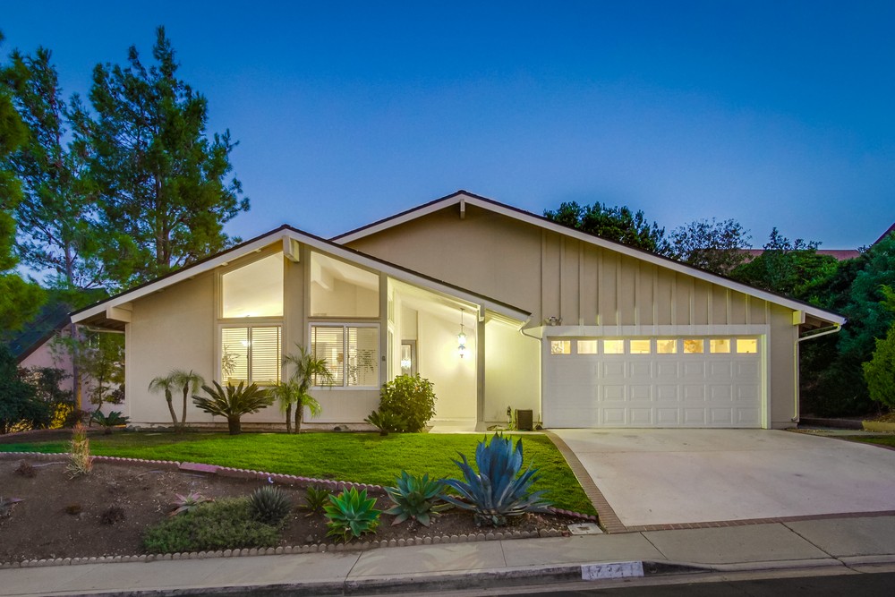 Virtual tour photo 1 of 52 for 17341 Libertad Dr