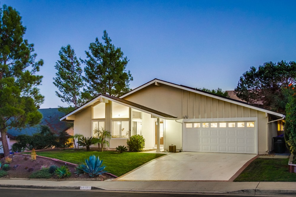 Virtual tour photo 3 of 52 for 17341 Libertad Dr