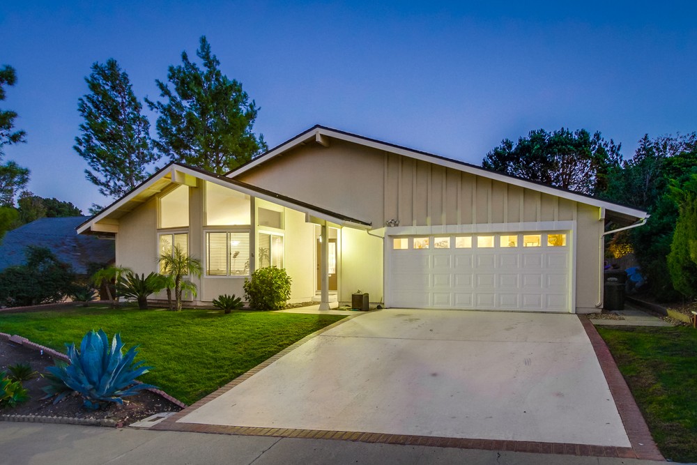 Virtual tour photo 4 of 52 for 17341 Libertad Dr