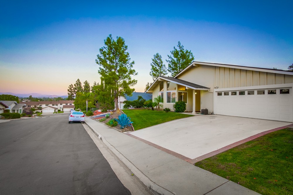 Virtual tour photo 7 of 52 for 17341 Libertad Dr