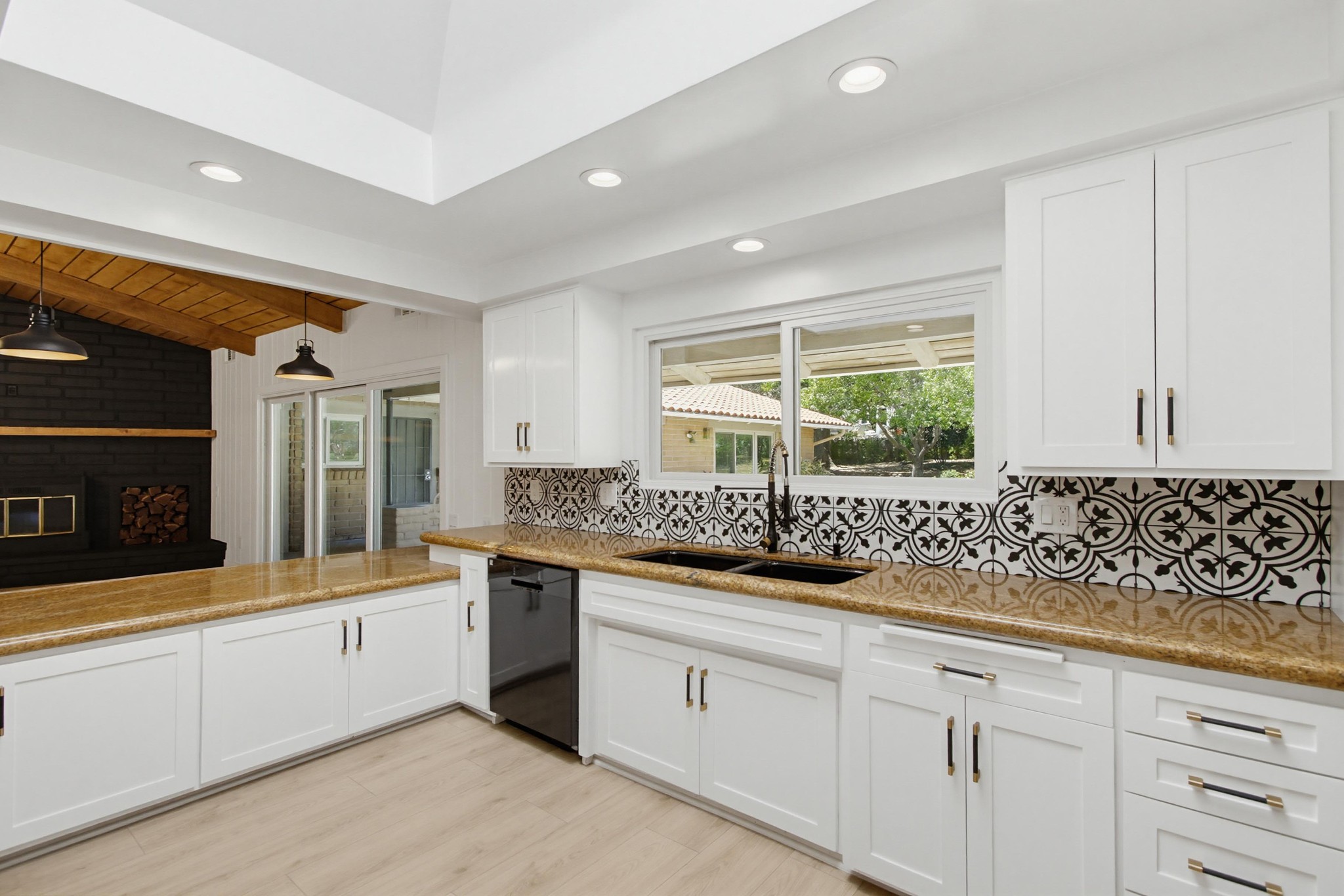 Virtual tour photo 27 of 119 for 1735 Tecalote Dr