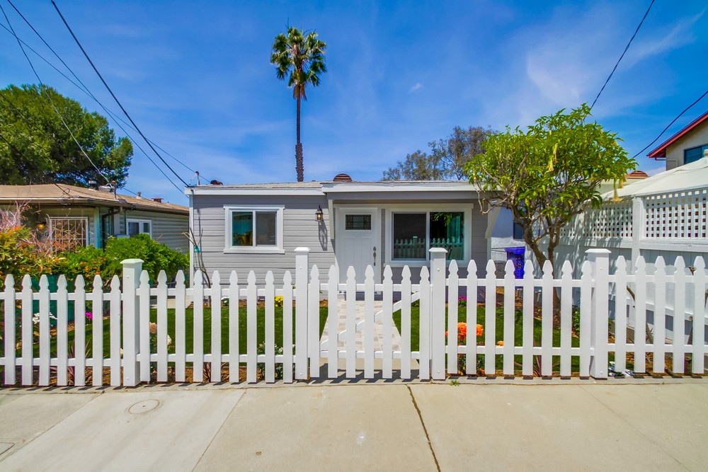 Virtual tour photo 1 of 50 for 1736 Pentuckett Ave