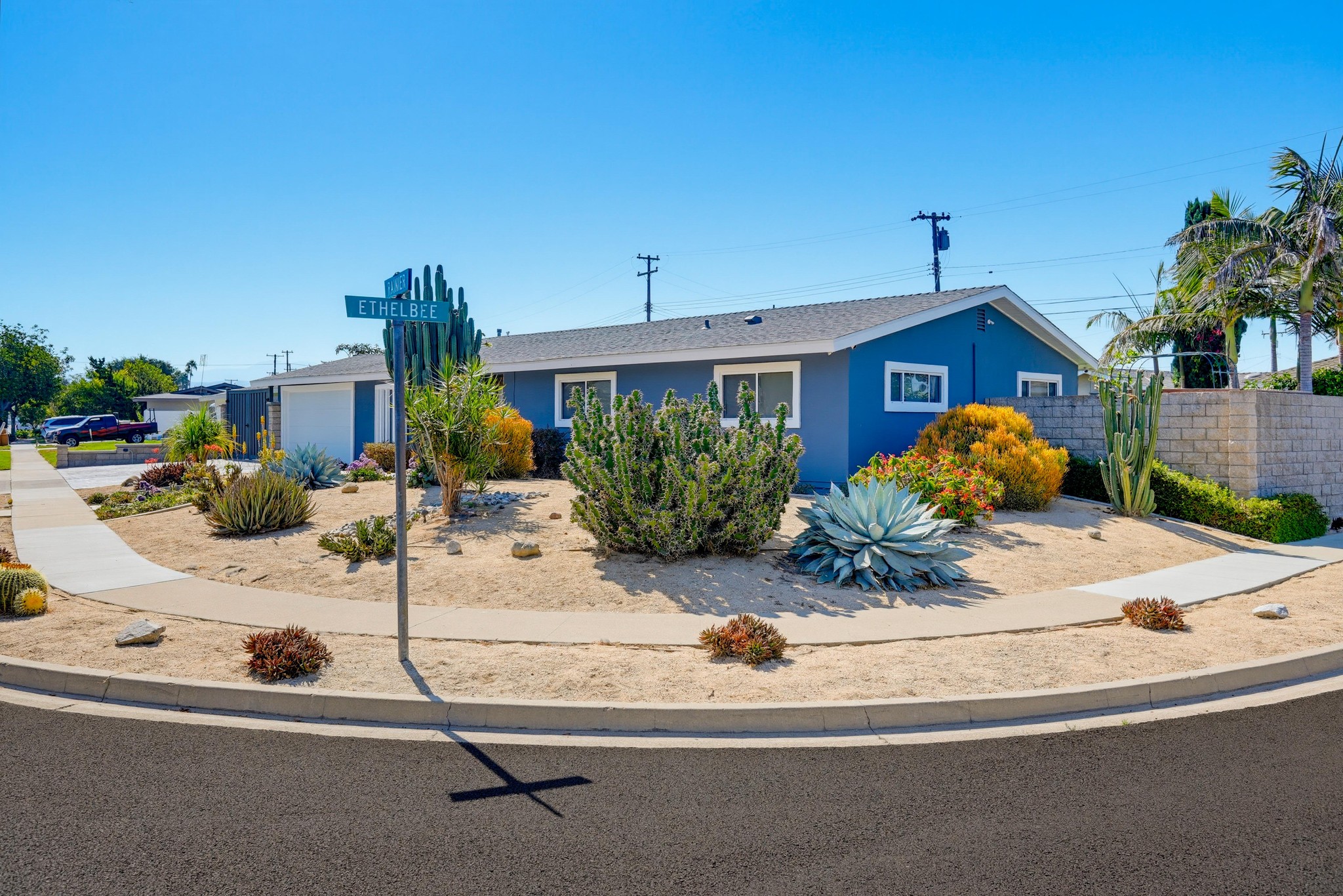 Virtual tour photo 3 of 95 for 17372 Rainier Dr