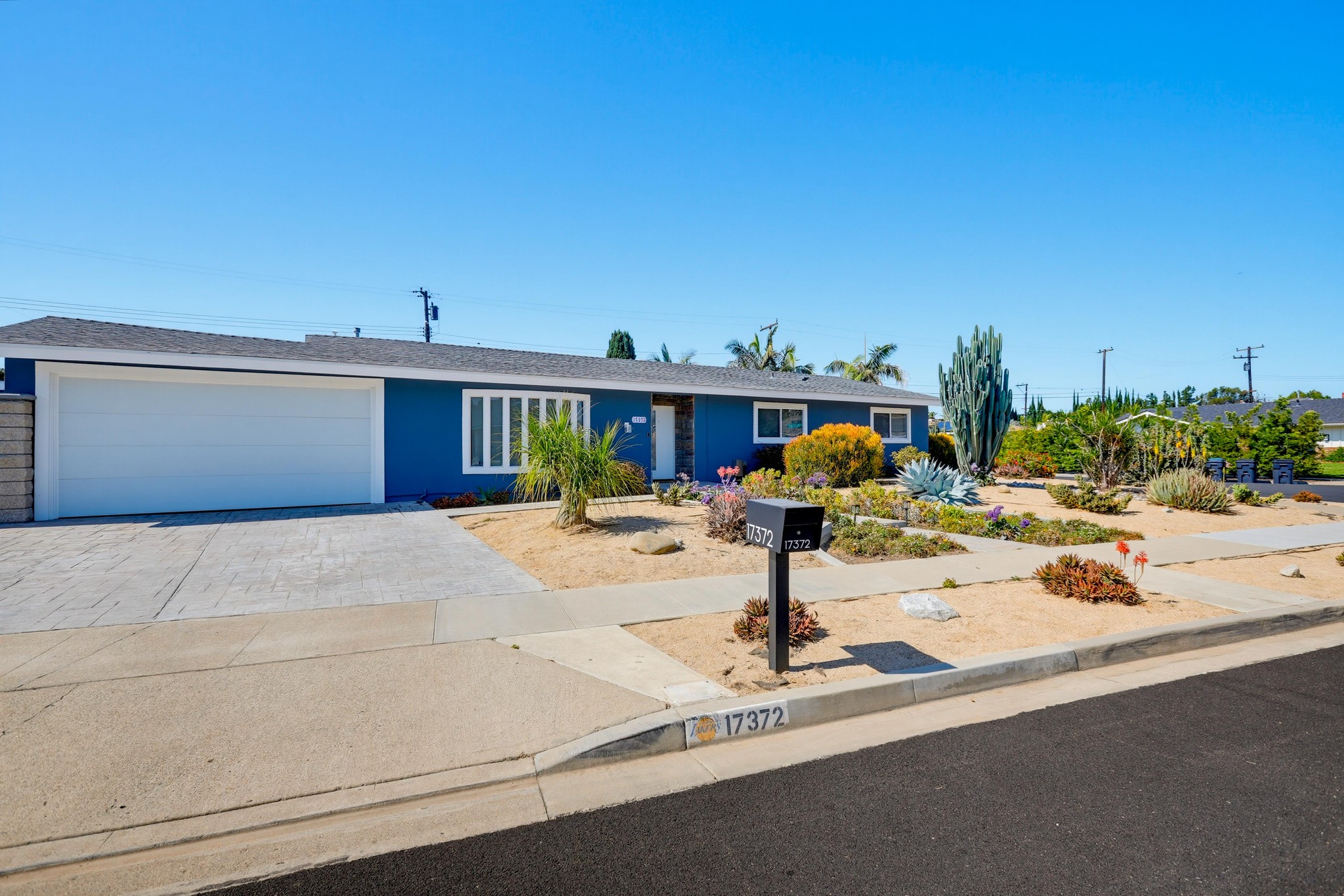 Virtual tour photo 7 of 95 for 17372 Rainier Dr