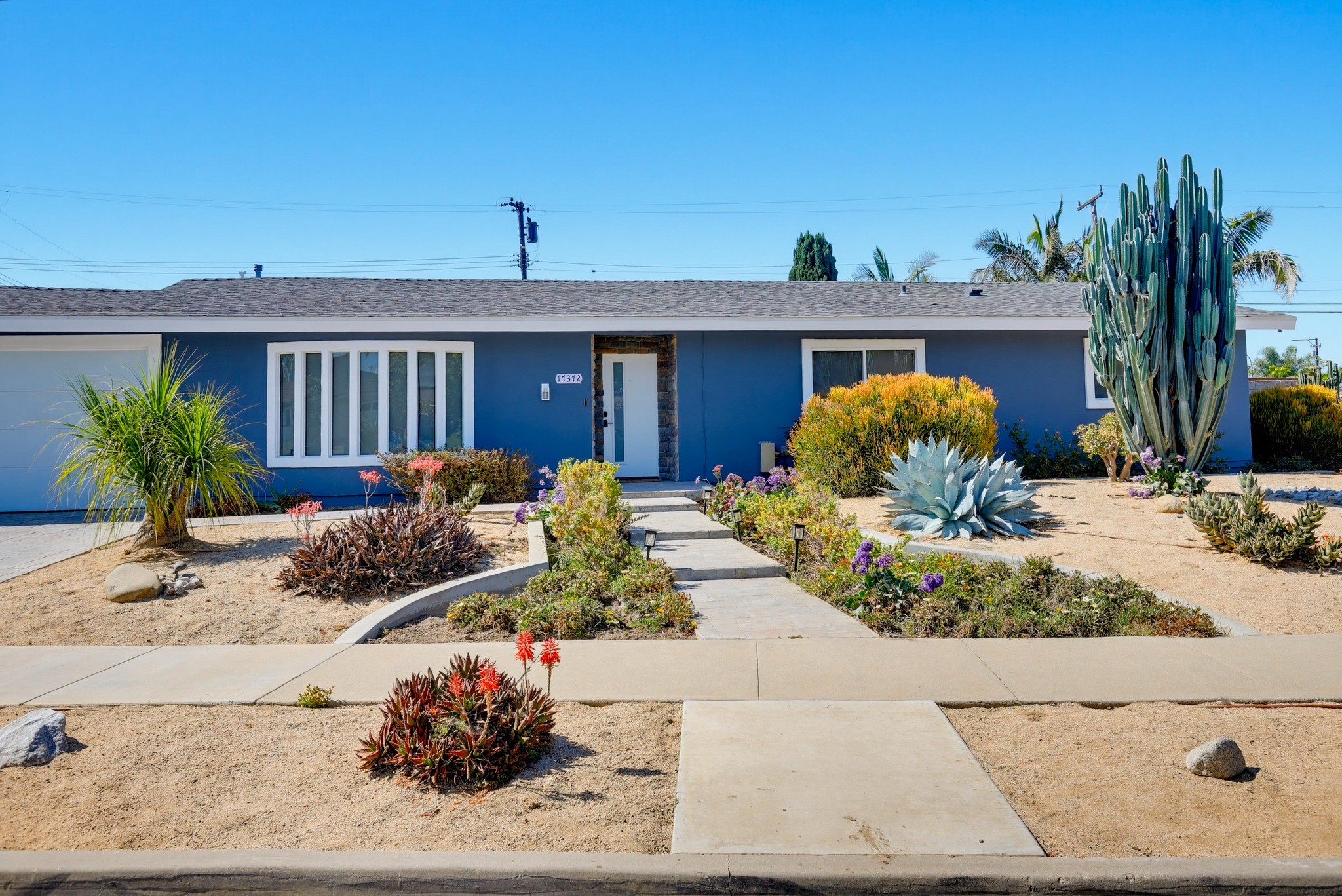 Virtual tour photo 8 of 95 for 17372 Rainier Dr