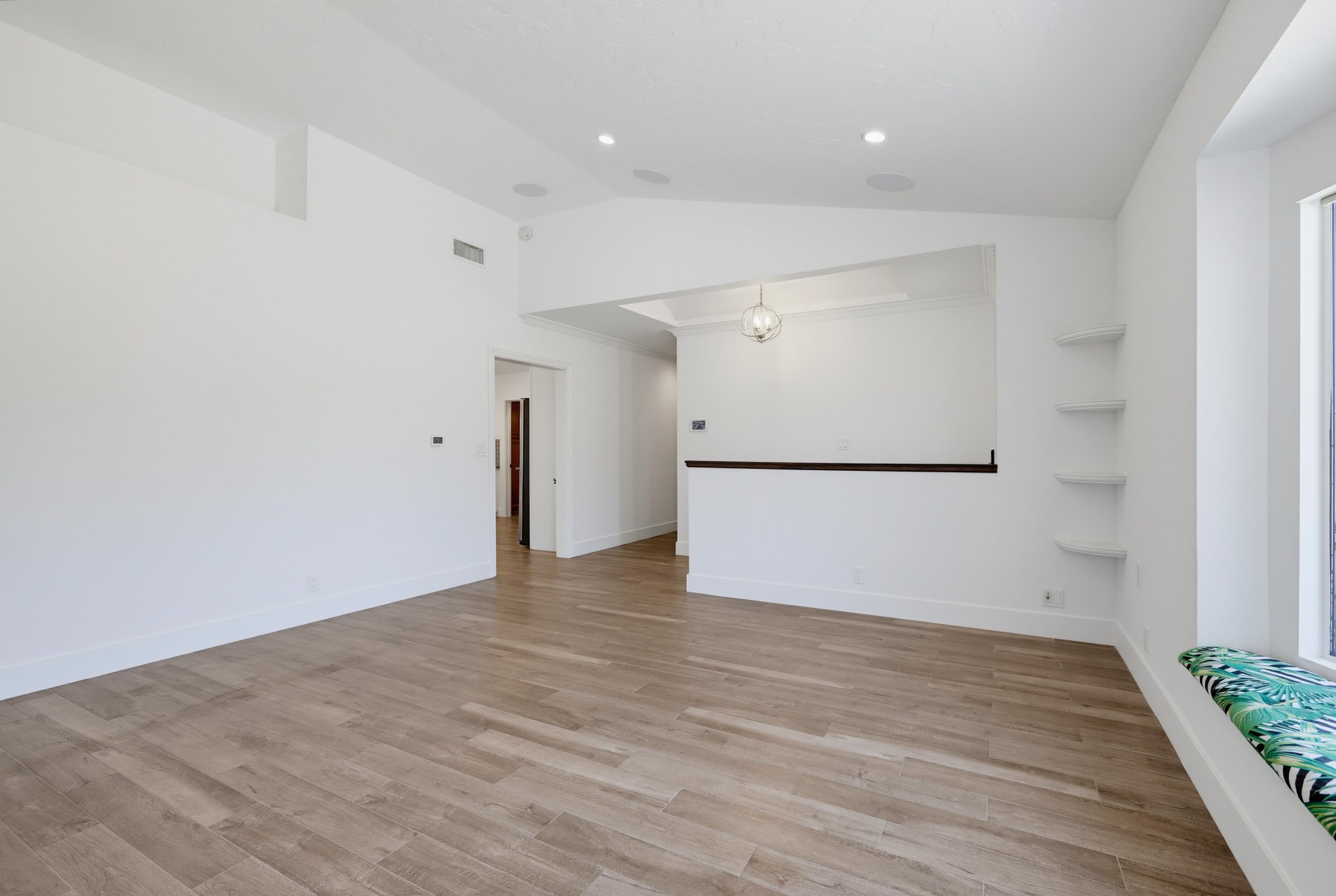 Virtual tour photo 14 of 95 for 17372 Rainier Dr