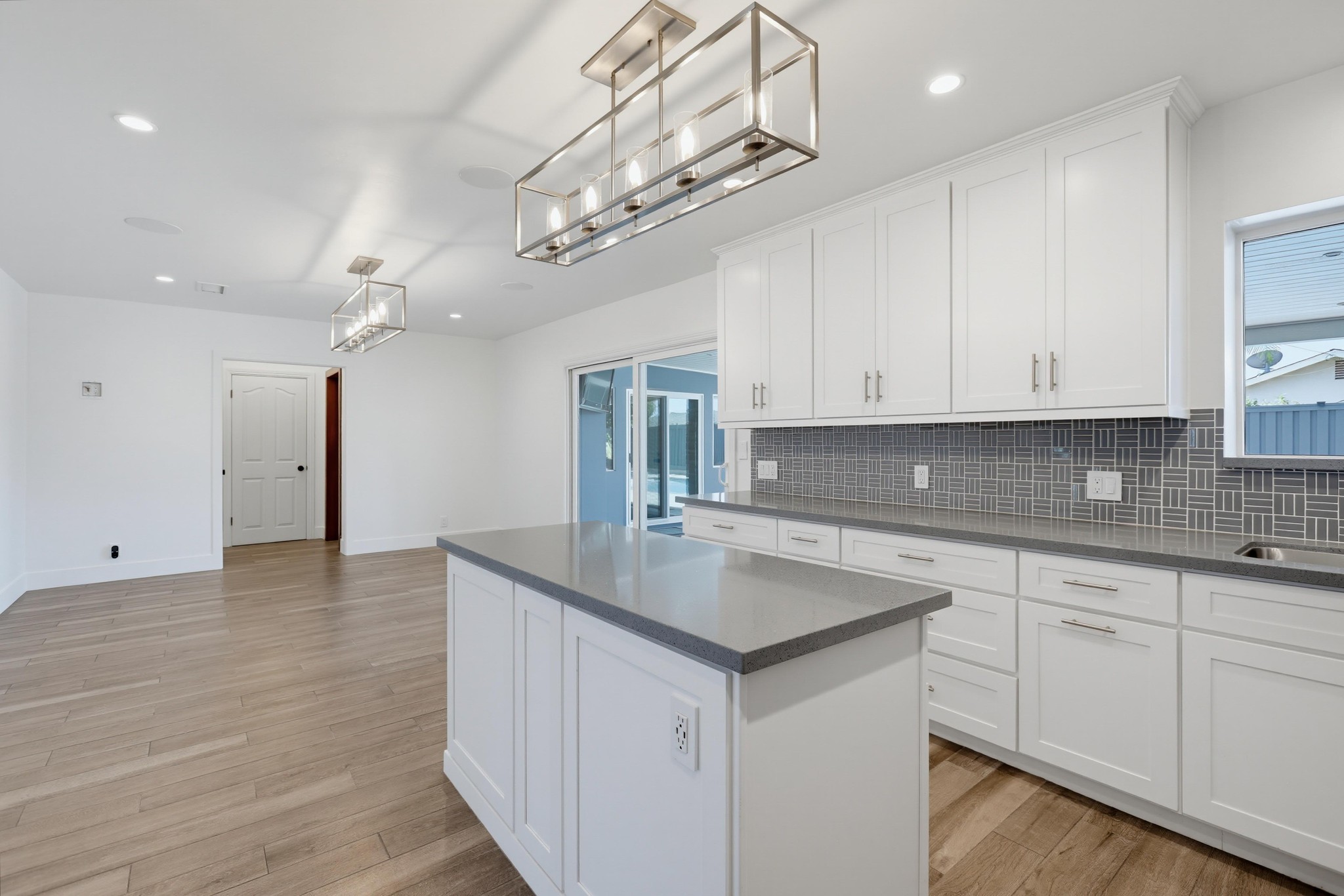 Virtual tour photo 23 of 95 for 17372 Rainier Dr