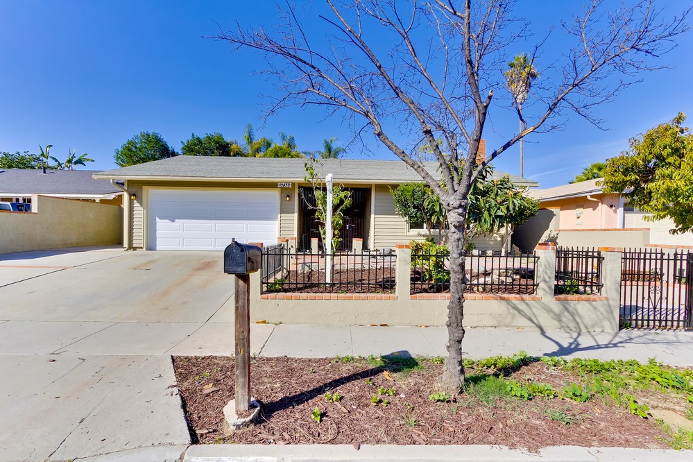 Virtual tour photo 3 of 40 for 1738 Goodwin Dr