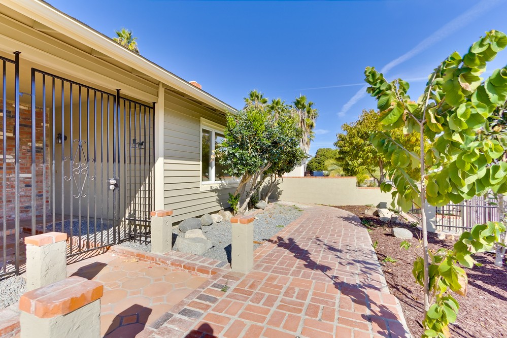Virtual tour photo 5 of 40 for 1738 Goodwin Dr