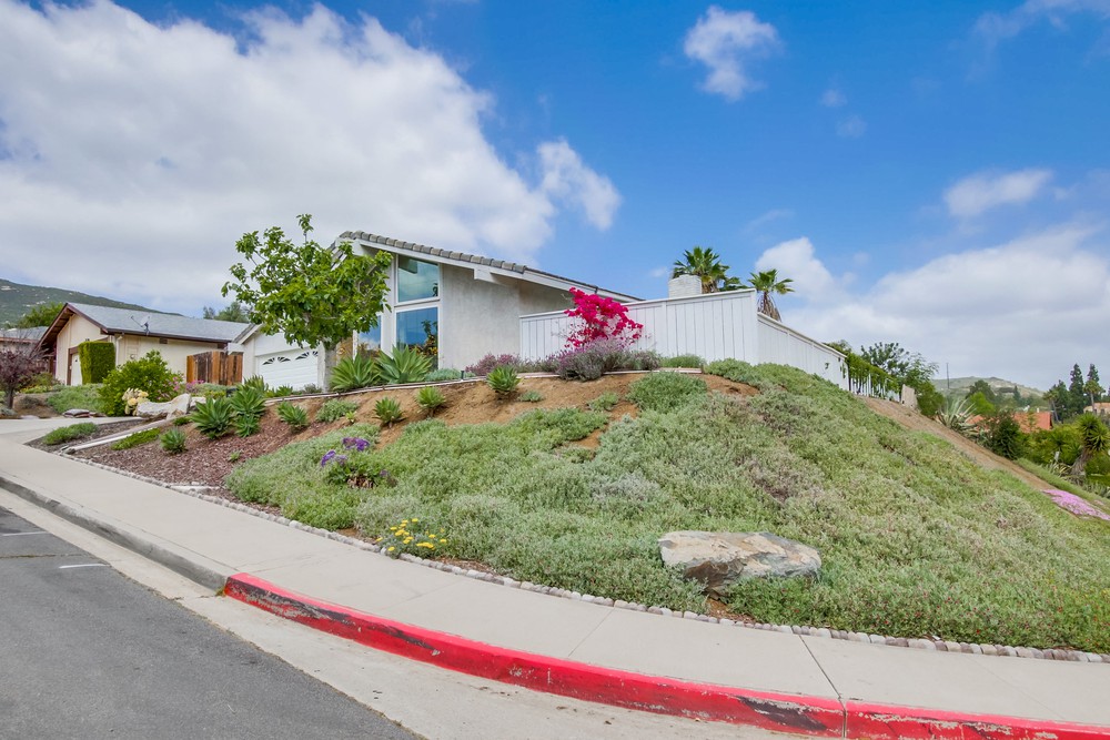 Virtual tour photo 4 of 49 for 17394 Libertad Dr
