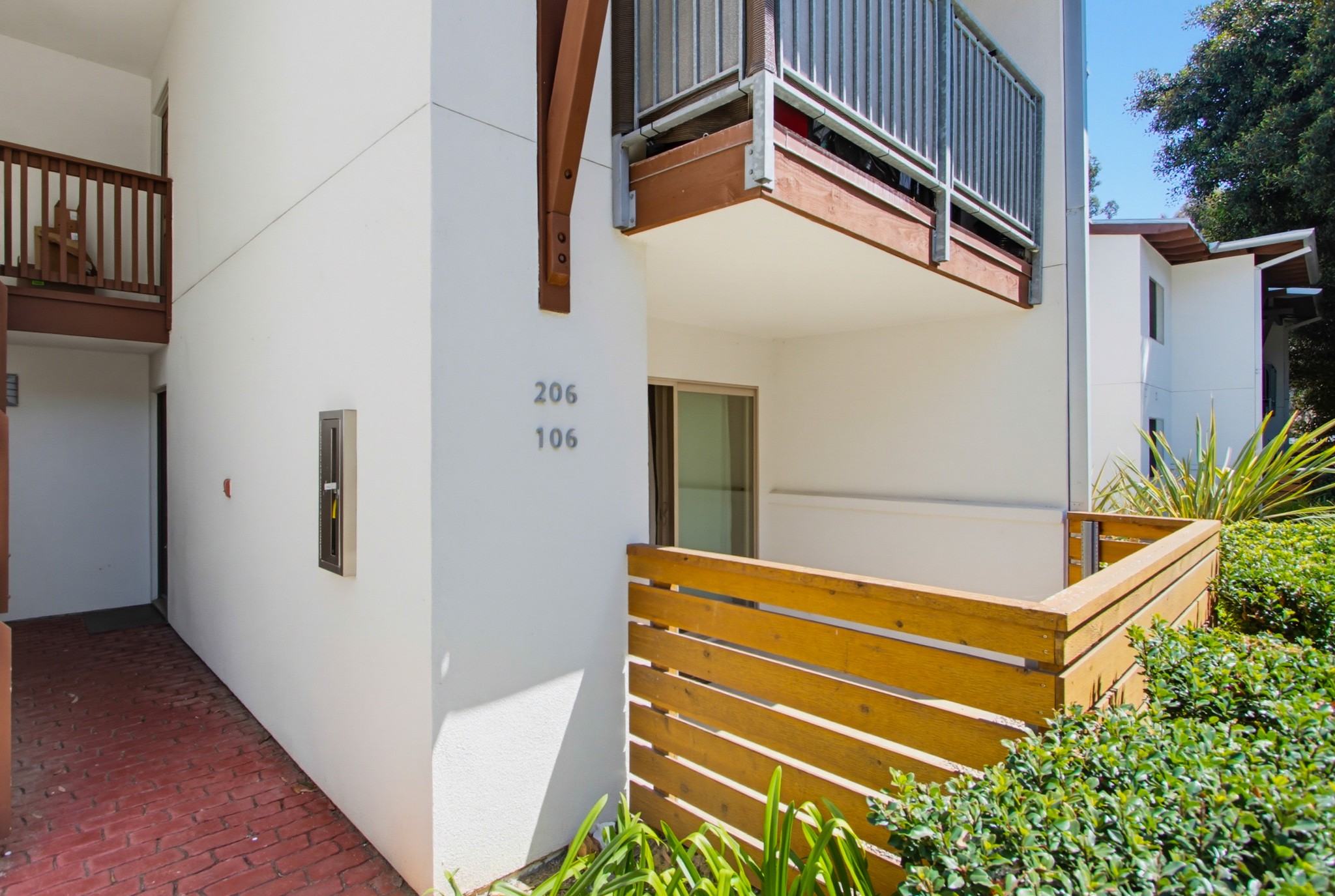Virtual tour photo 5 of 42 for 1740 S El Camino Real Unit J106