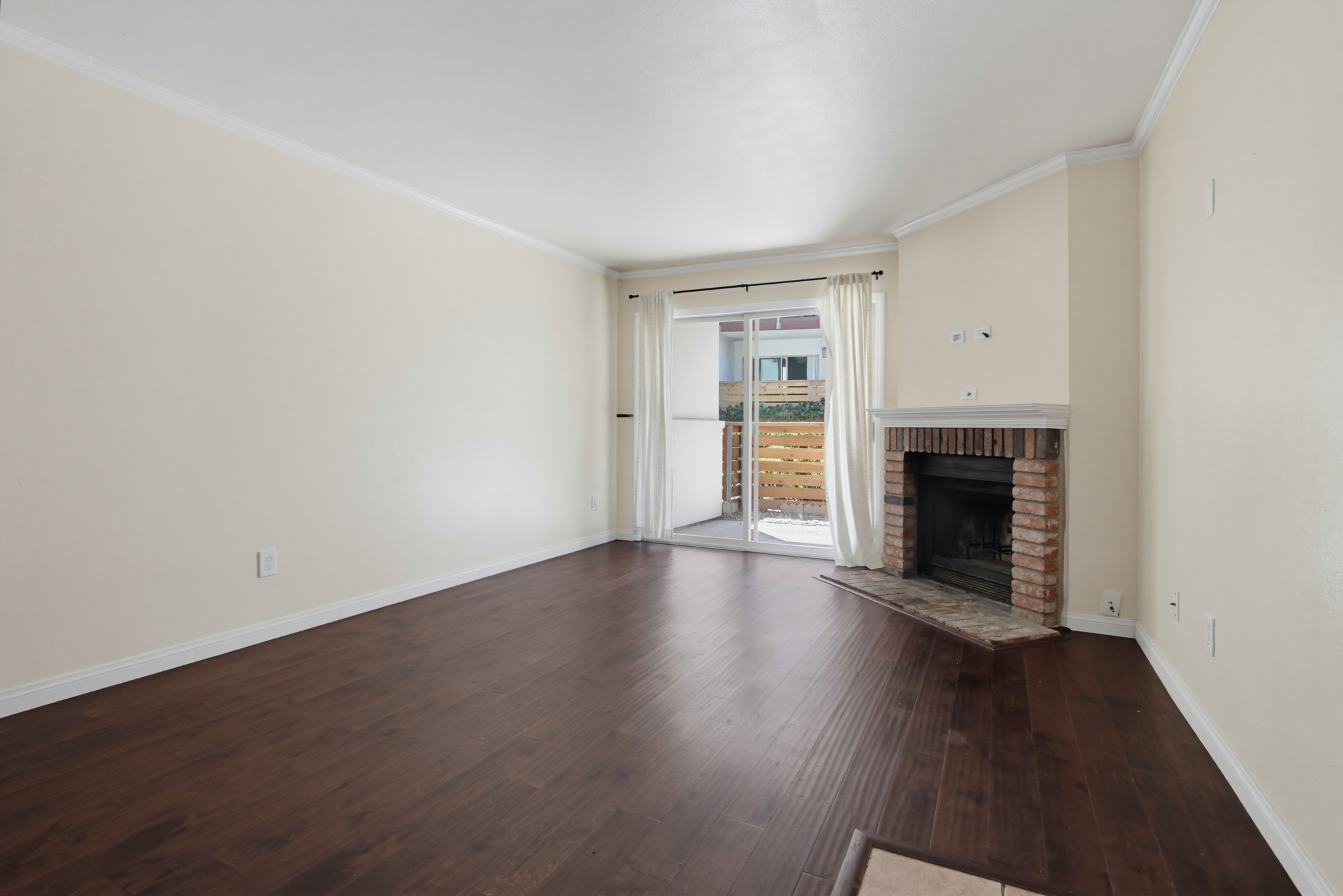 Virtual tour photo 7 of 42 for 1740 S El Camino Real Unit J106