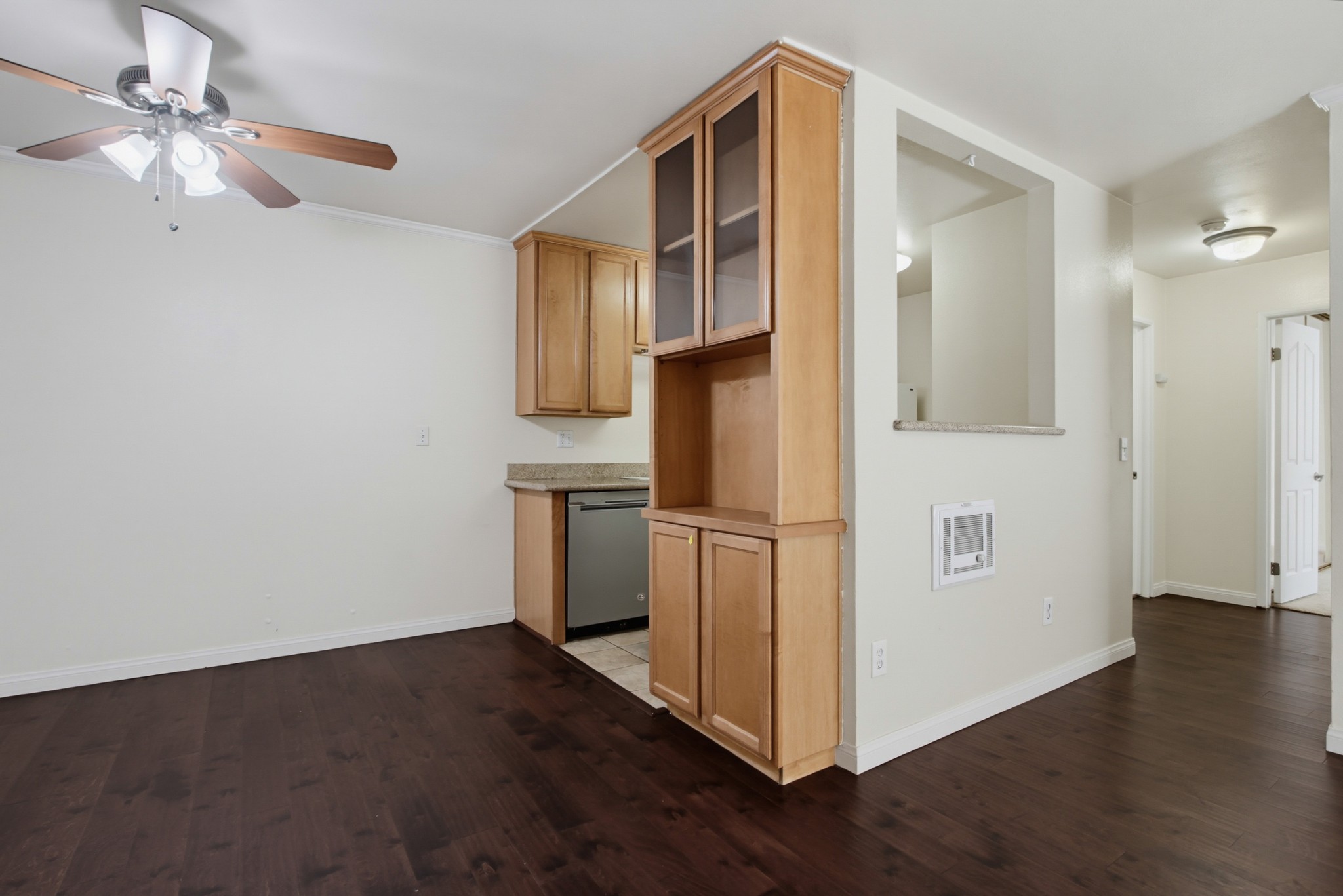 Virtual tour photo 12 of 42 for 1740 S El Camino Real Unit J106