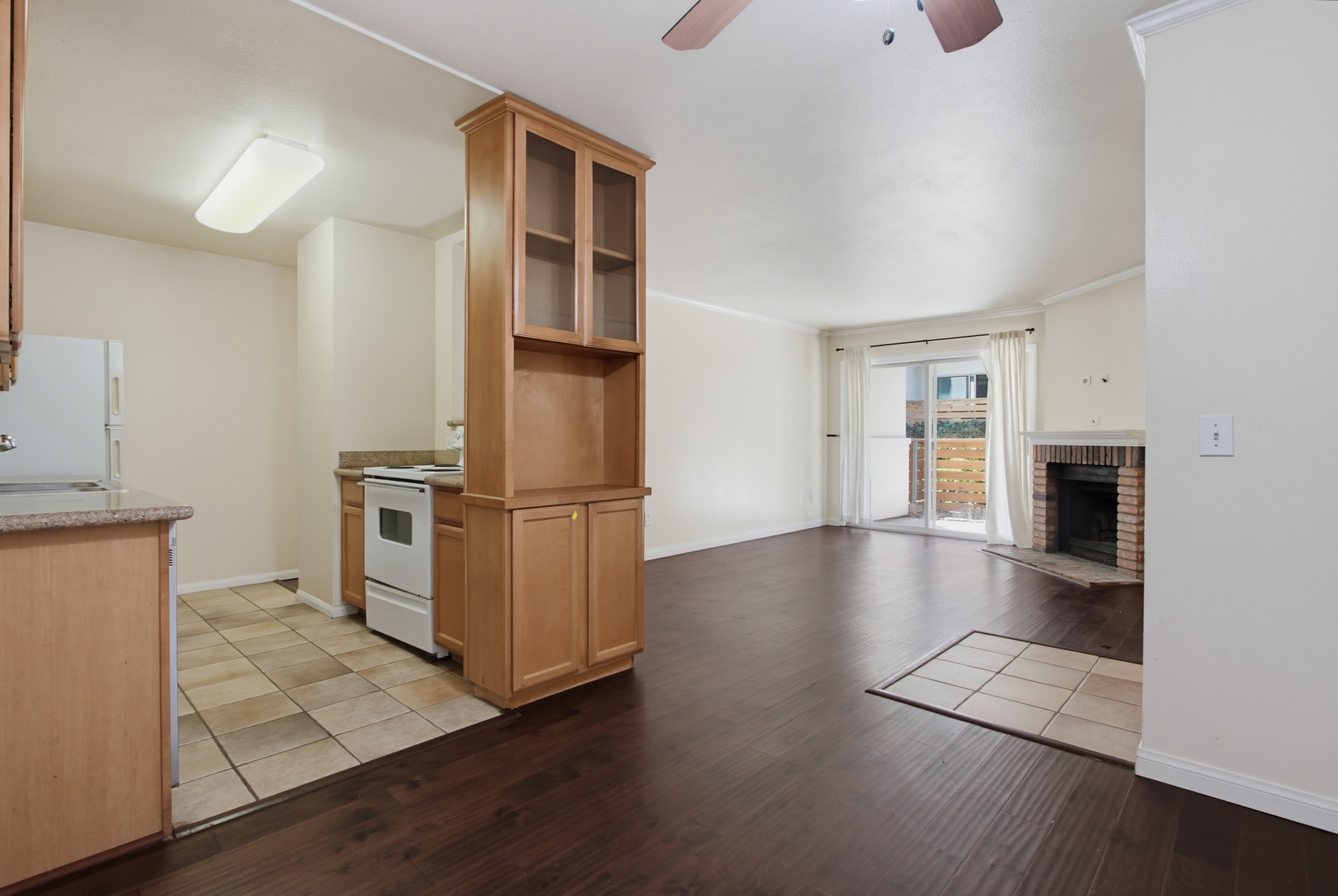 Virtual tour photo 16 of 42 for 1740 S El Camino Real Unit J106