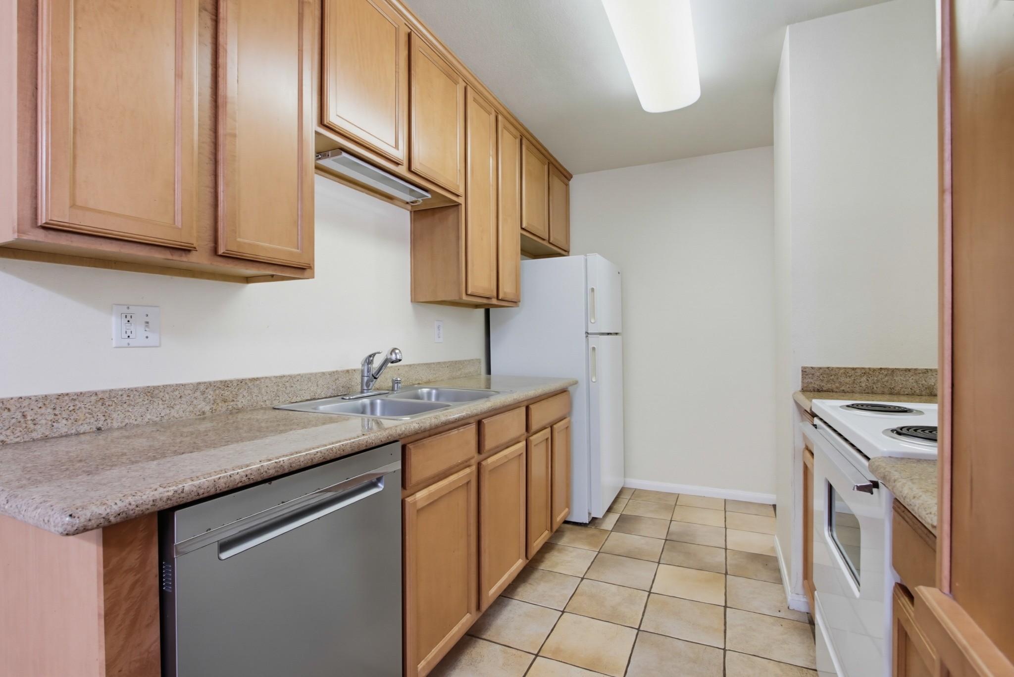 Virtual tour photo 17 of 42 for 1740 S El Camino Real Unit J106