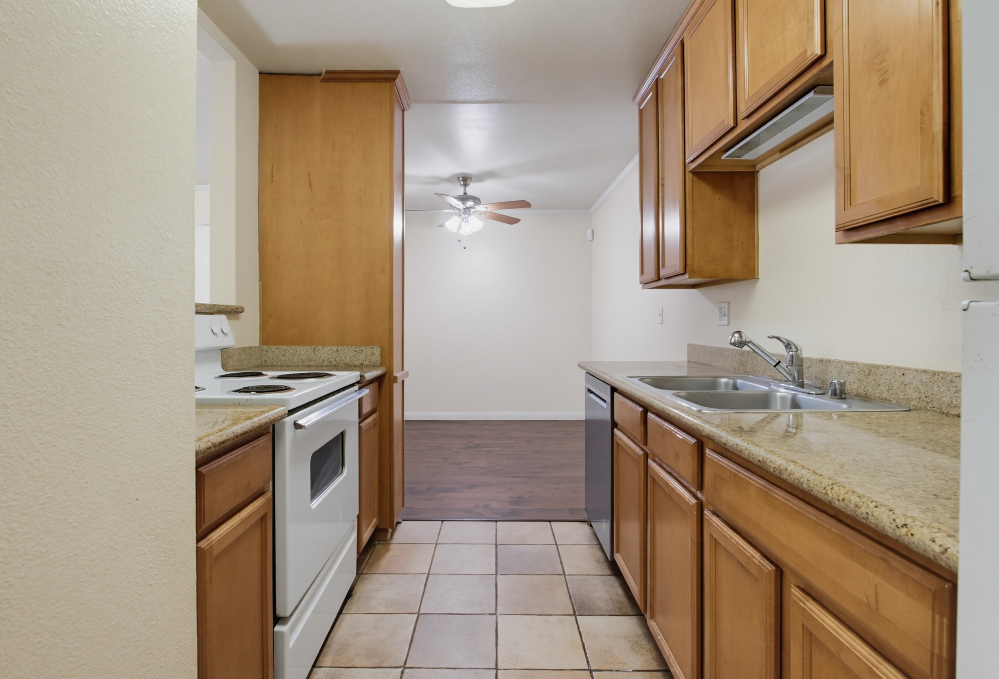 Virtual tour photo 21 of 42 for 1740 S El Camino Real Unit J106