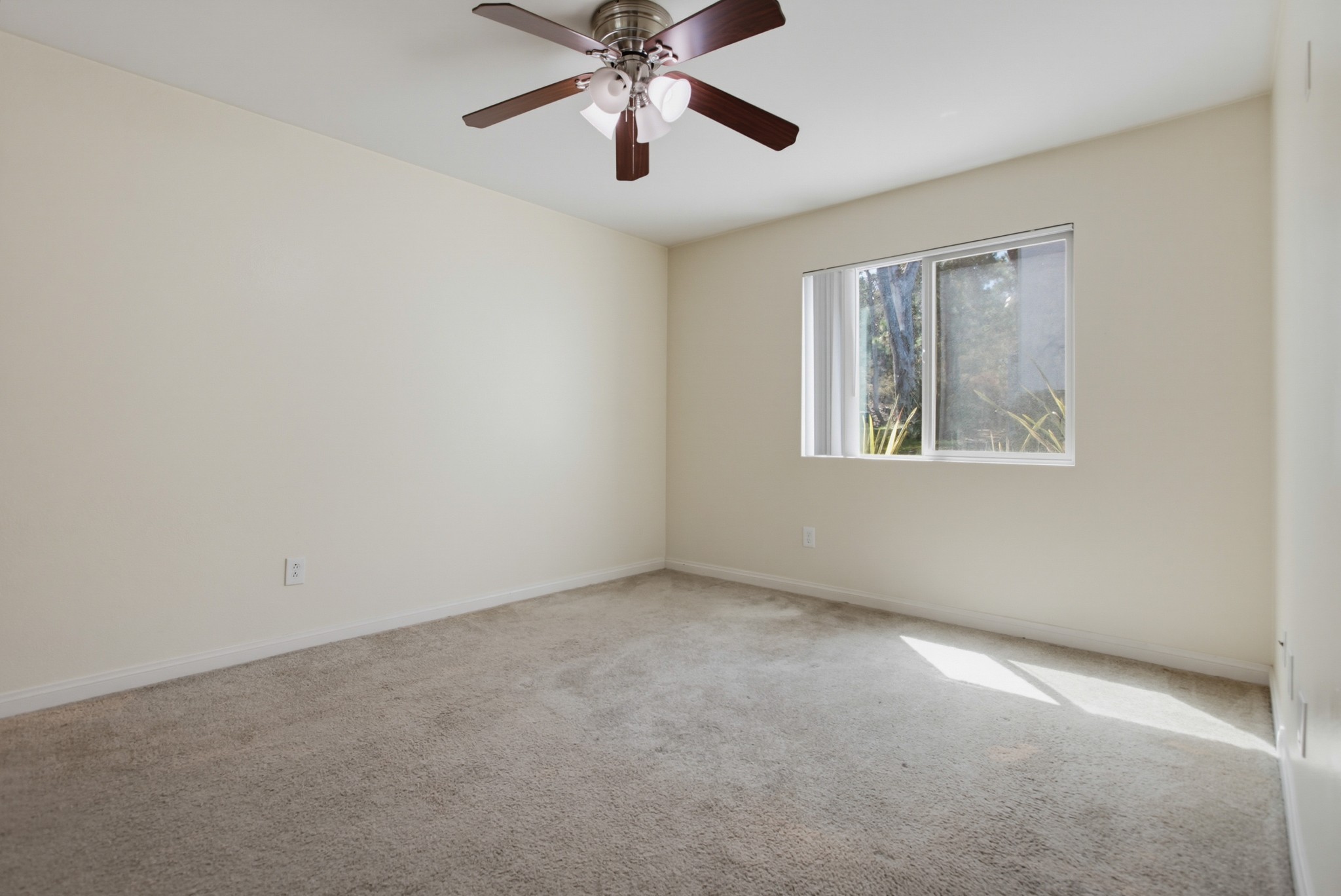 Virtual tour photo 22 of 42 for 1740 S El Camino Real Unit J106
