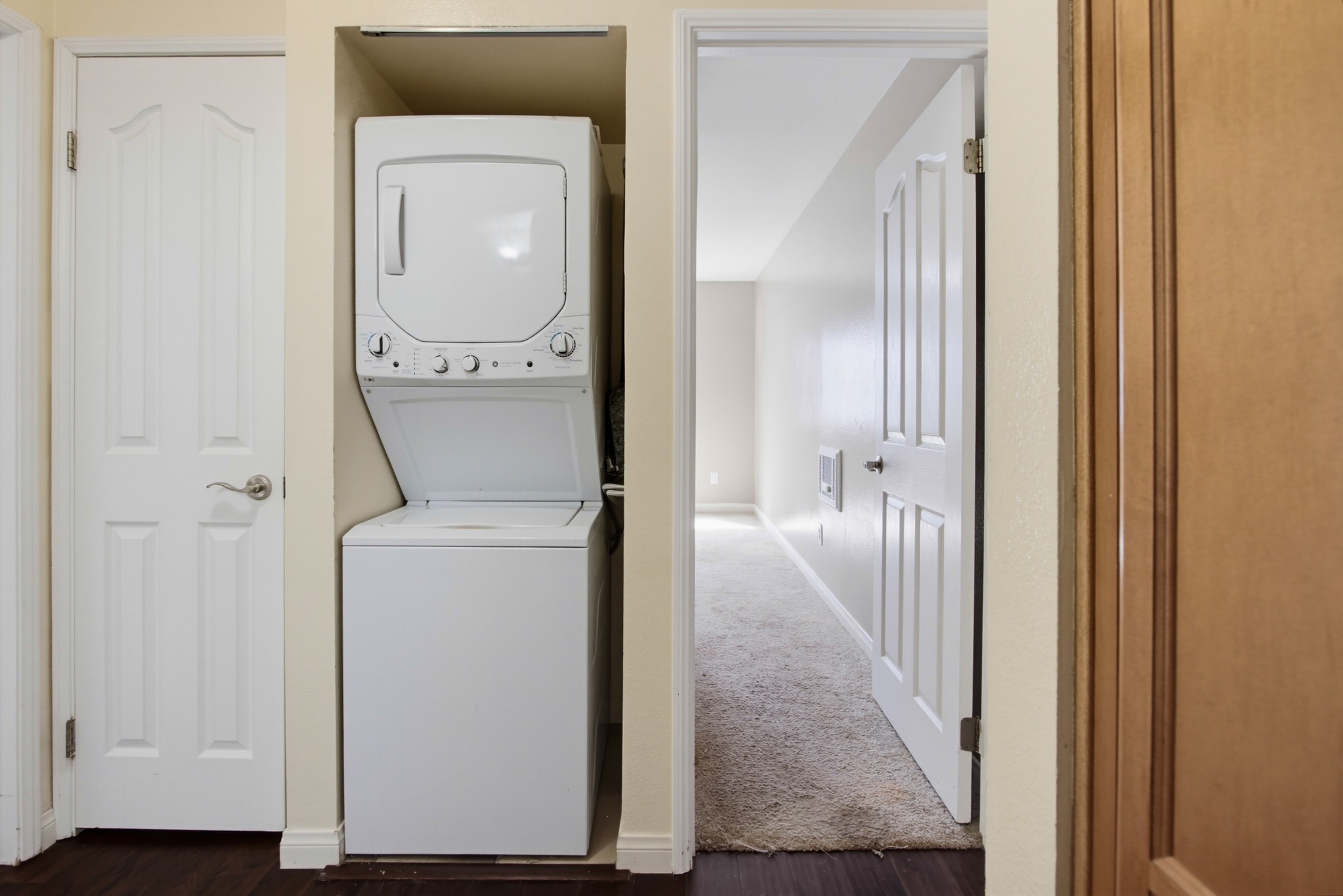 Virtual tour photo 34 of 42 for 1740 S El Camino Real Unit J106