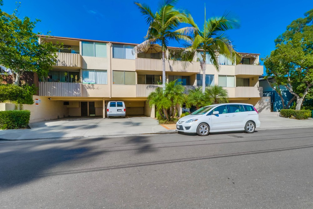 Virtual tour photo 1 of 33 for 1740 Upas St APT 25