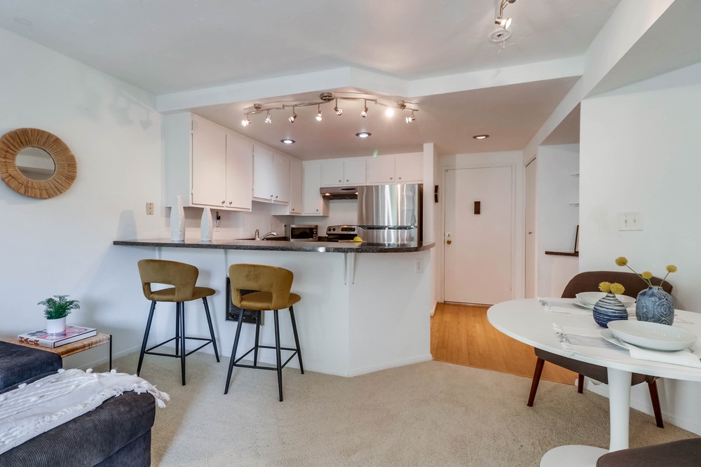 Virtual tour photo 16 of 33 for 1740 Upas St APT 25