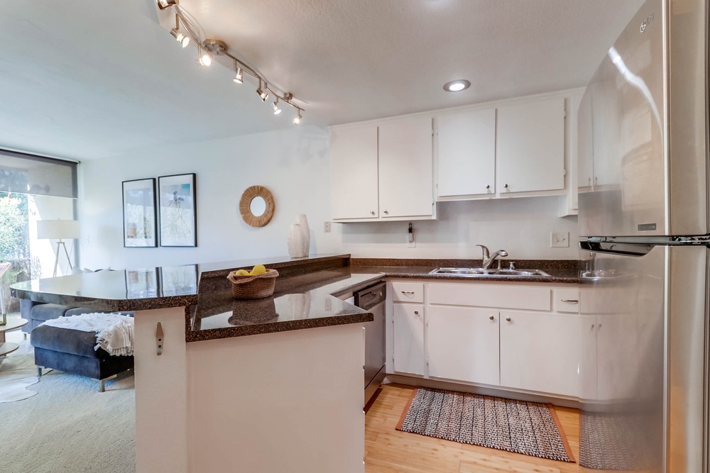 Virtual tour photo 17 of 33 for 1740 Upas St APT 25