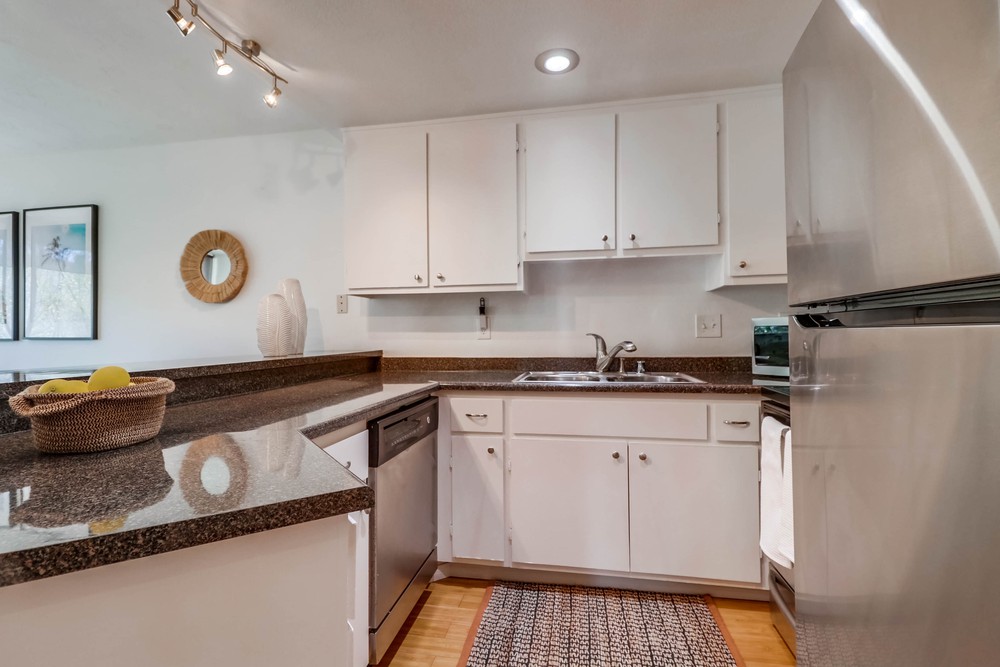 Virtual tour photo 18 of 33 for 1740 Upas St APT 25