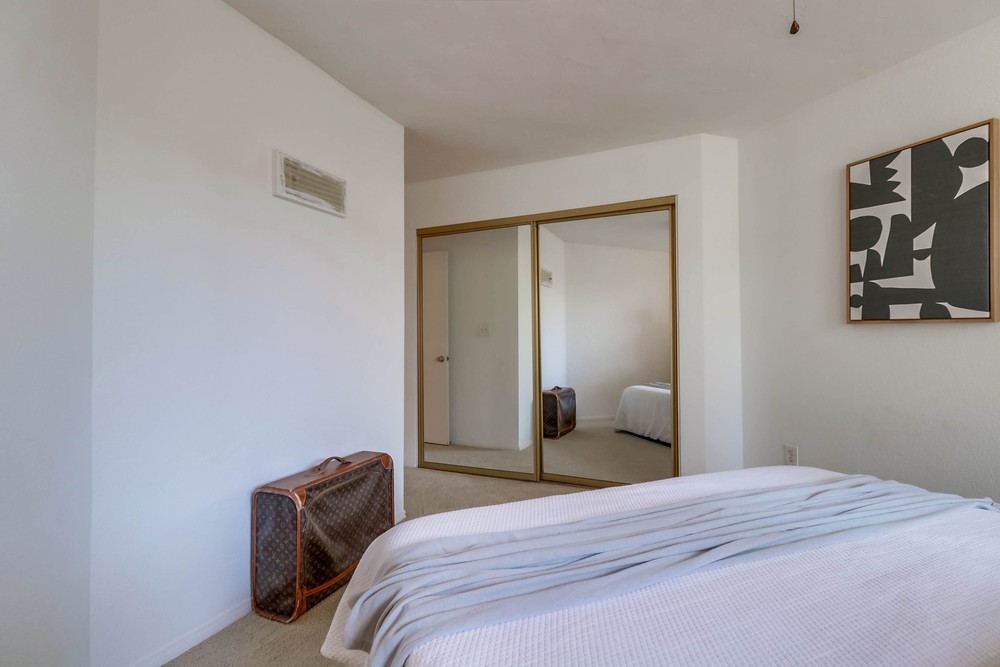 Virtual tour photo 25 of 33 for 1740 Upas St APT 25