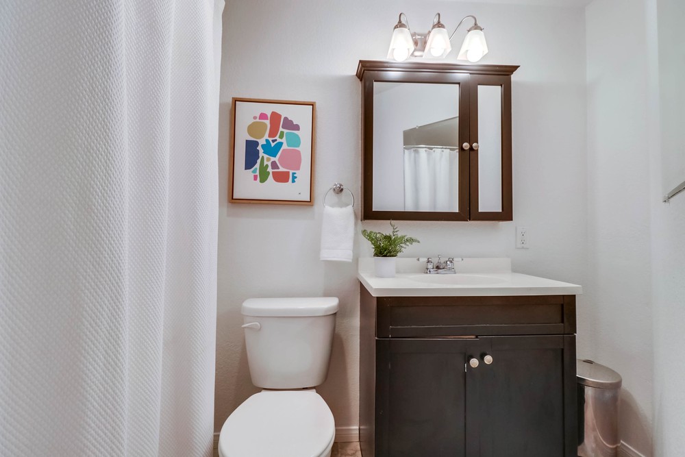 Virtual tour photo 27 of 33 for 1740 Upas St APT 25