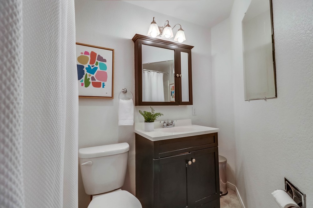 Virtual tour photo 28 of 33 for 1740 Upas St APT 25