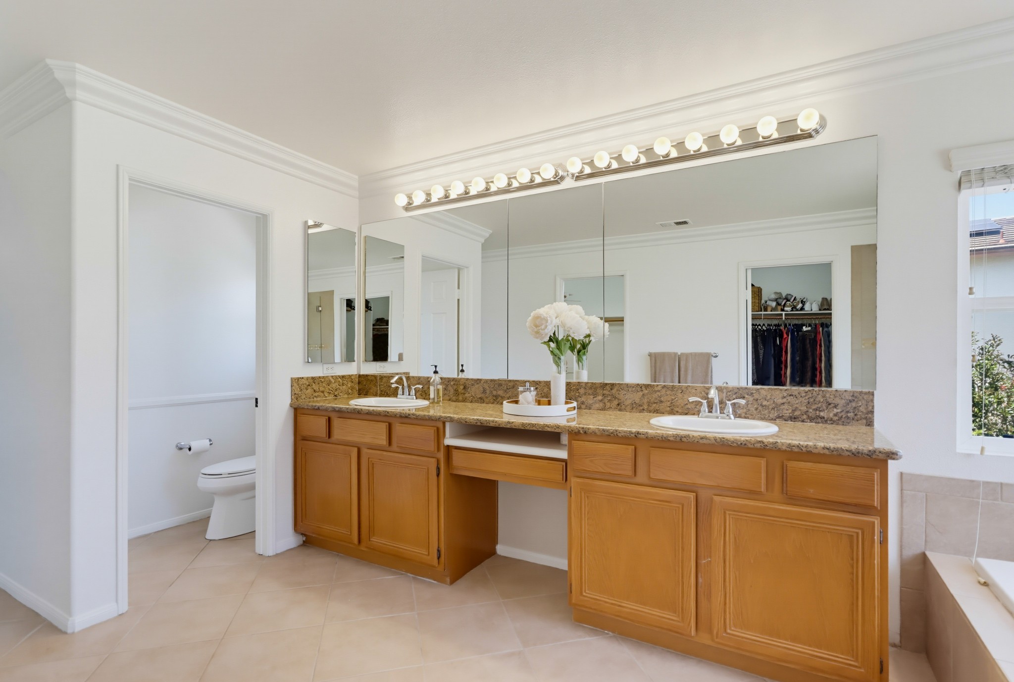 Virtual tour photo 48 of 80 for 1741 Valley Bend St