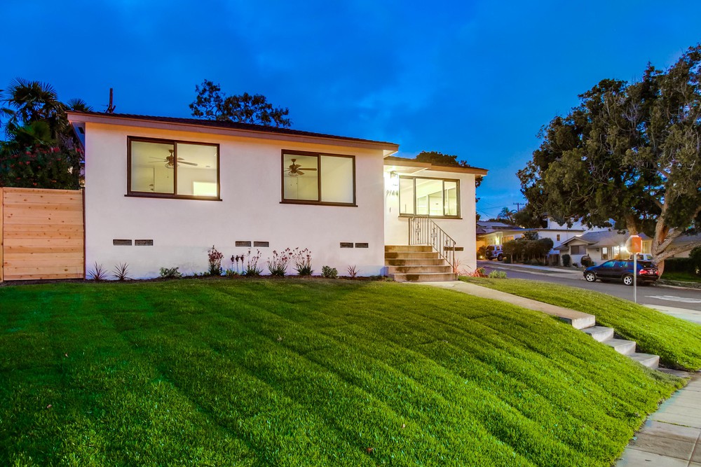 Virtual tour photo 4 of 50 for 1744 Catalina Blvd