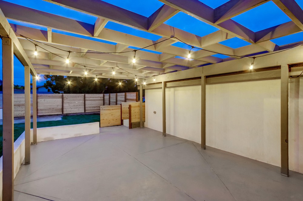 Virtual tour photo 6 of 50 for 1744 Catalina Blvd