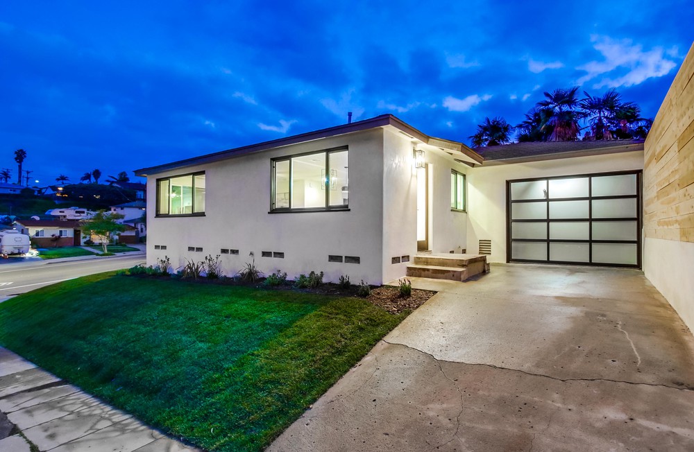 Virtual tour photo 11 of 50 for 1744 Catalina Blvd