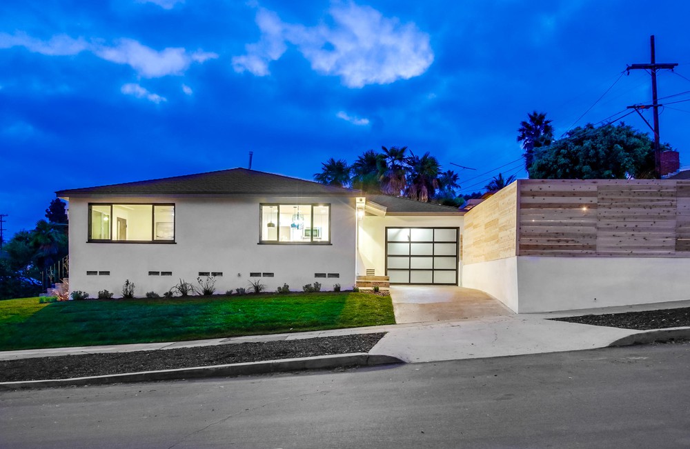 Virtual tour photo 12 of 50 for 1744 Catalina Blvd