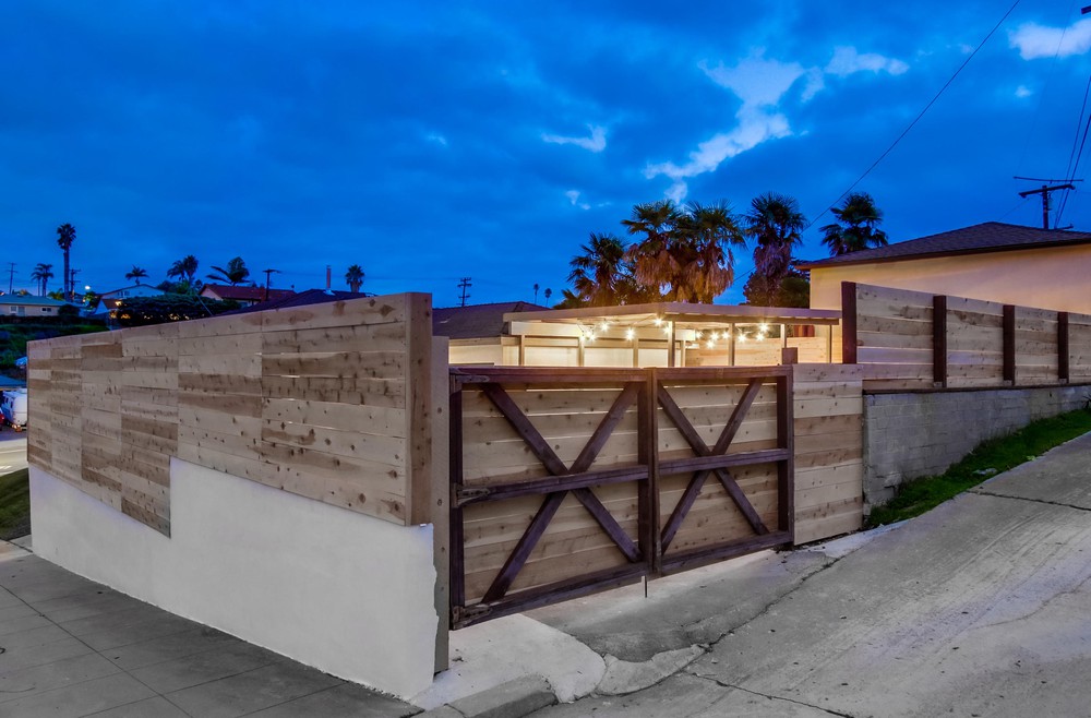 Virtual tour photo 13 of 50 for 1744 Catalina Blvd