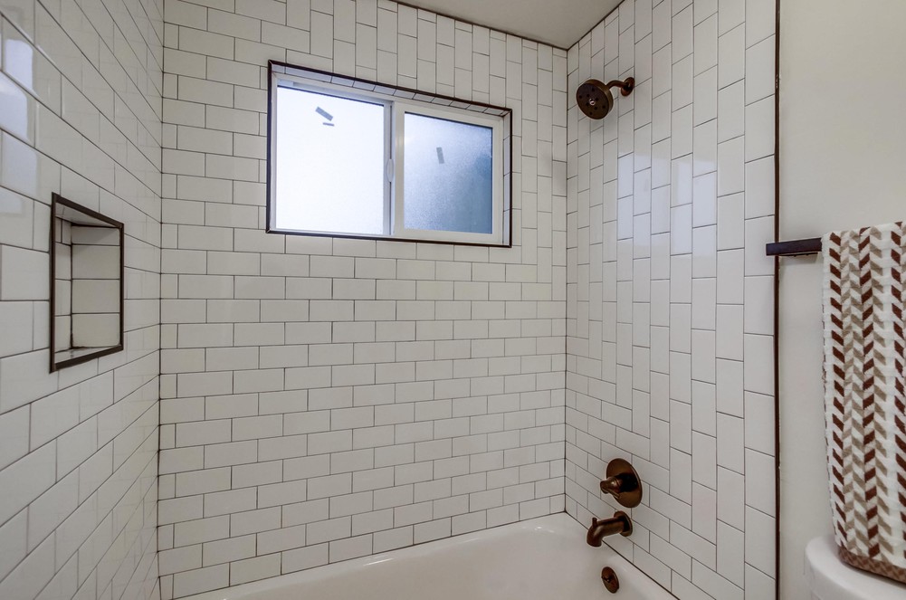 Virtual tour photo 40 of 50 for 1744 Catalina Blvd