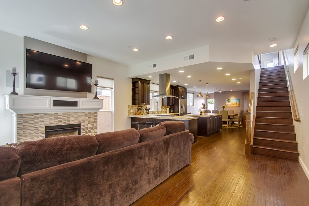 Virtual tour photo 9 of 54 for 1744 Thomas Ave