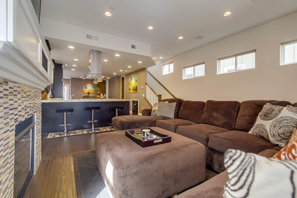 Virtual tour photo 12 of 54 for 1744 Thomas Ave