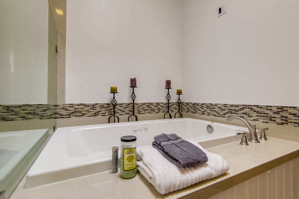 Virtual tour photo 31 of 54 for 1744 Thomas Ave