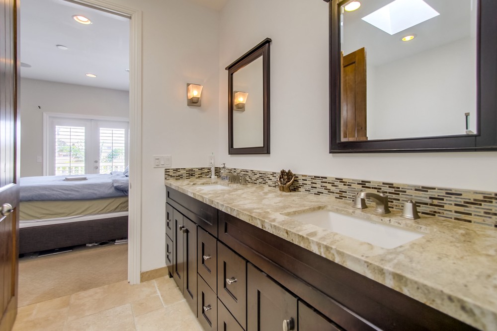 Virtual tour photo 33 of 54 for 1744 Thomas Ave
