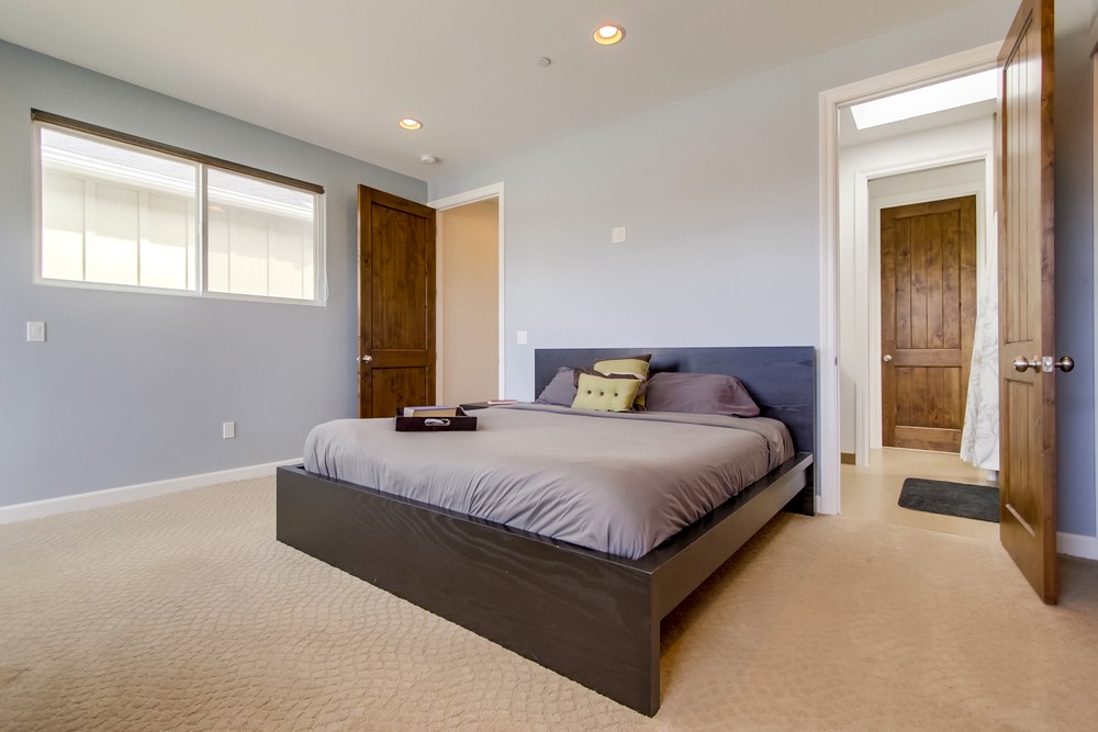 Virtual tour photo 42 of 54 for 1744 Thomas Ave