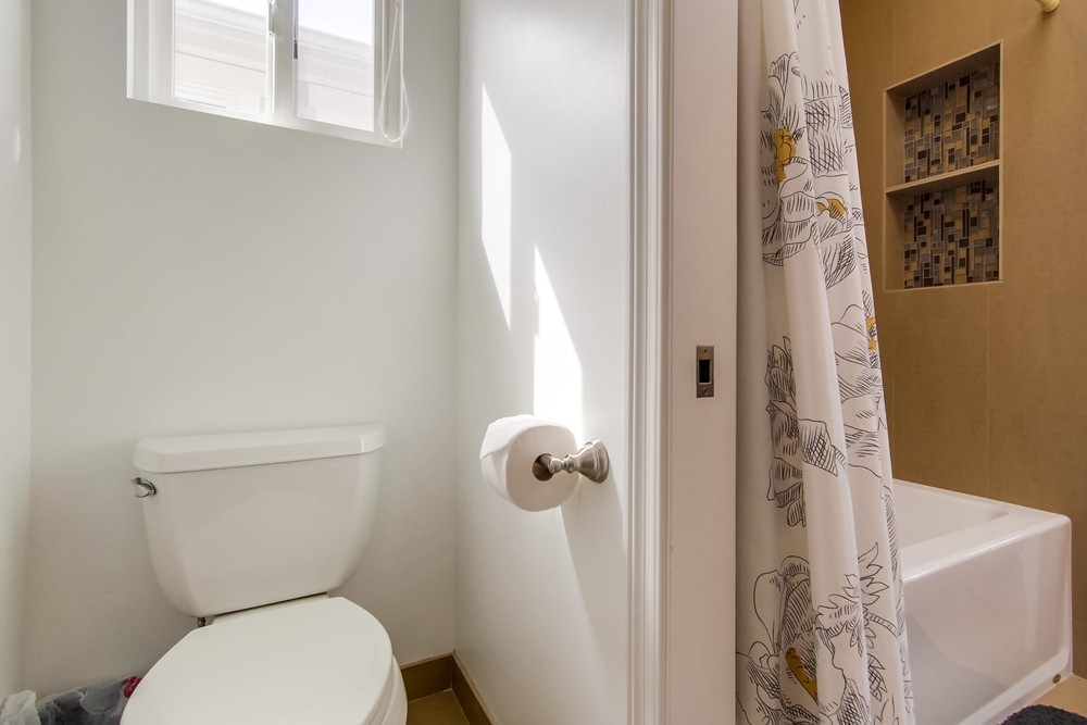 Virtual tour photo 46 of 54 for 1744 Thomas Ave