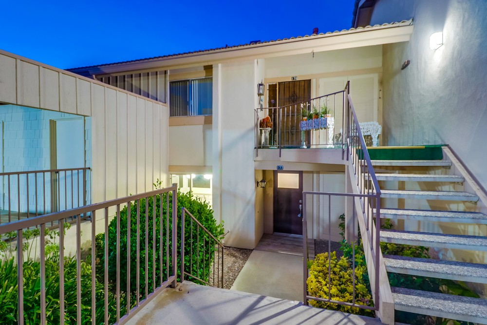 Virtual tour photo 4 of 58 for 17484 Plaza Del Curtidor UNIT 177