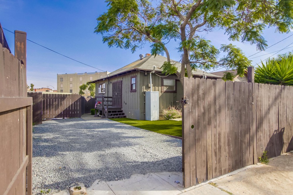 Virtual tour photo 1 of 40 for 1749 Julian Ave