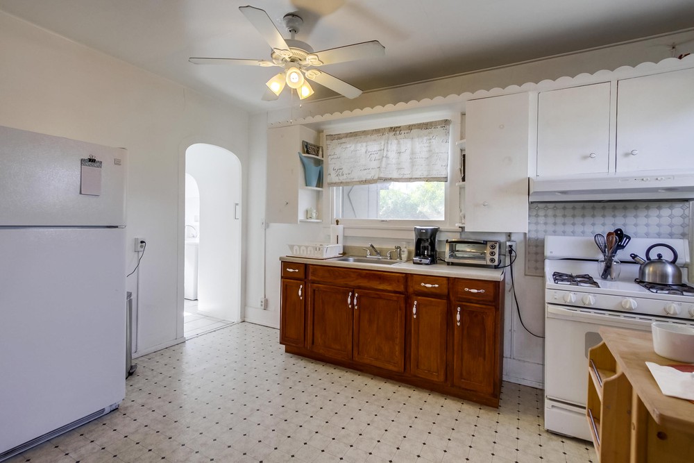 Virtual tour photo 27 of 40 for 1749 Julian Ave