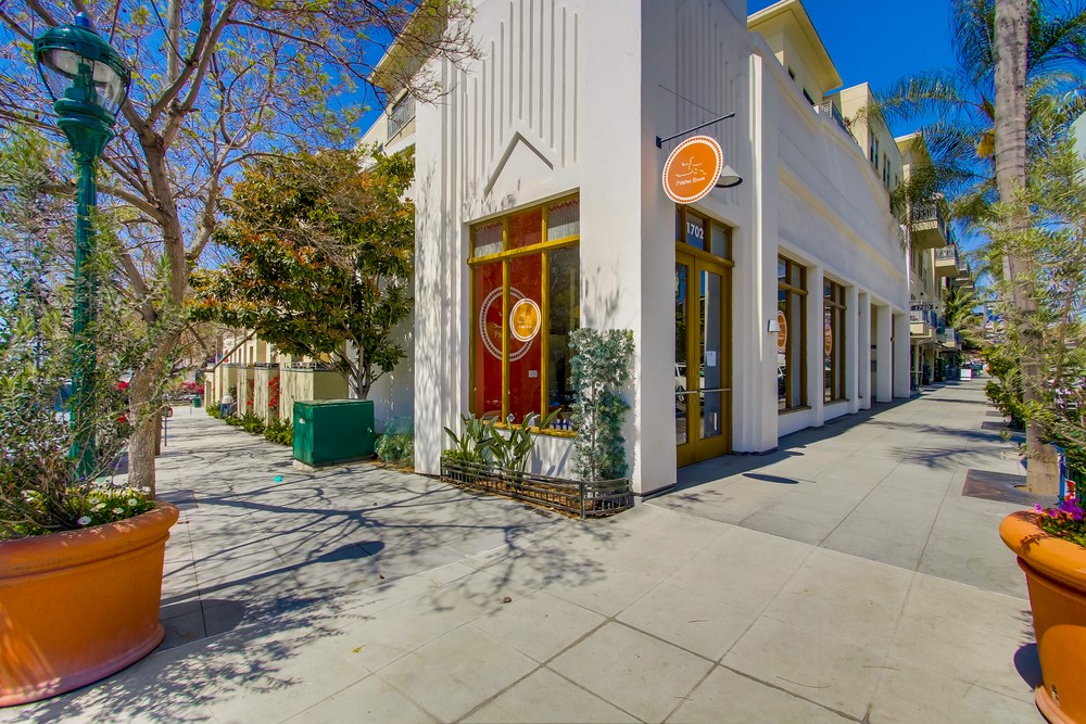 Virtual tour photo 4 of 47 for 1750 Kettner Blvd #310