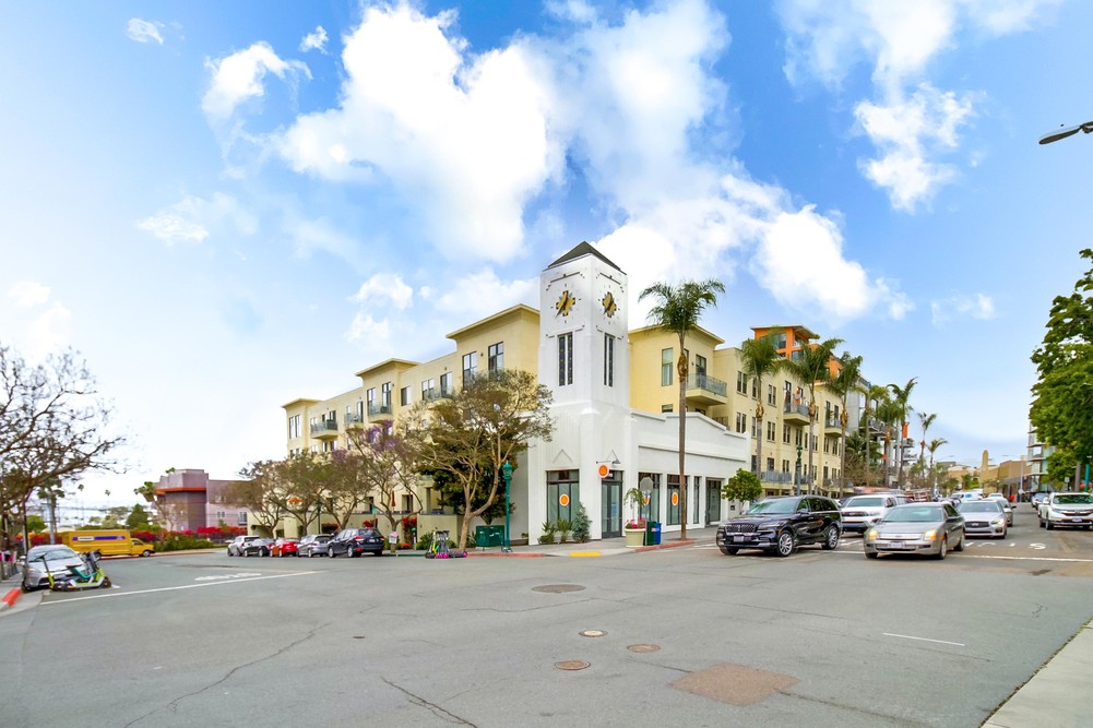 Virtual tour photo 1 of 53 for 1750 Kettner Blvd UNIT 417