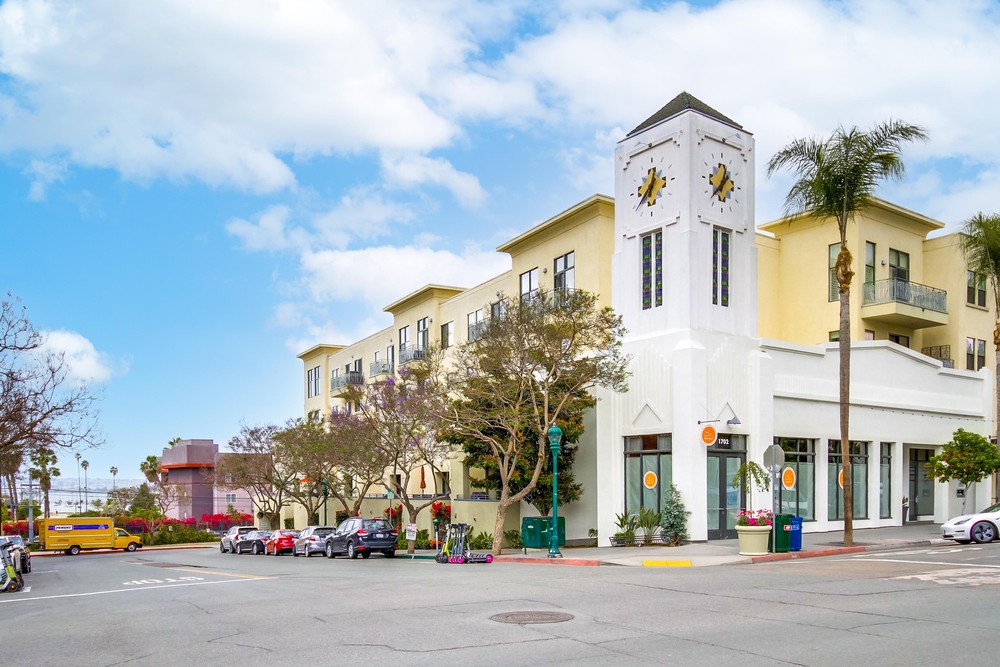 Virtual tour photo 3 of 53 for 1750 Kettner Blvd UNIT 417