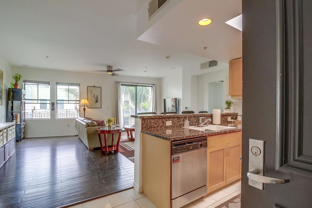 Virtual tour photo 9 of 53 for 1750 Kettner Blvd UNIT 417