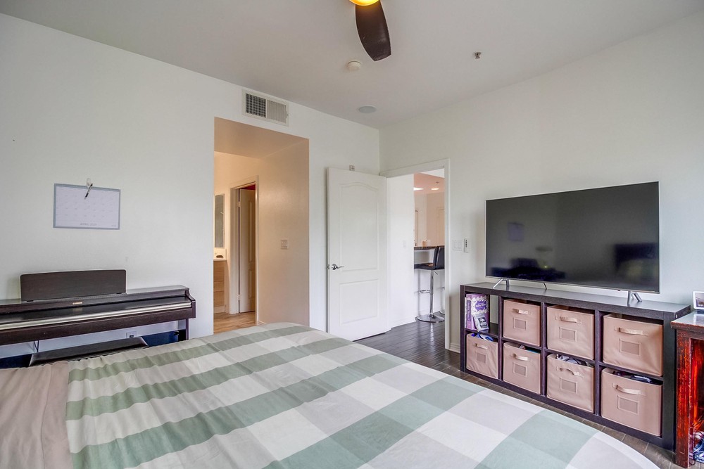 Virtual tour photo 35 of 53 for 1750 Kettner Blvd UNIT 417
